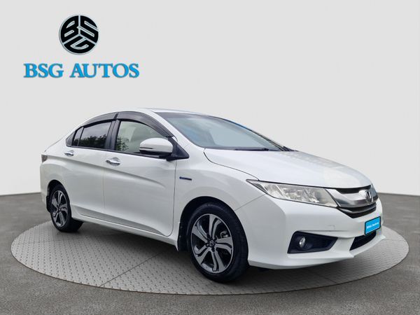 Honda Grace Saloon, Petrol Hybrid, 2016, White