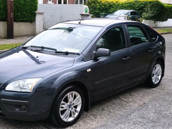 Ford Focus Hatchback, Petrol, 2006, Grey