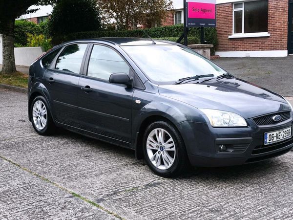 Ford Focus Hatchback, Petrol, 2006, Grey