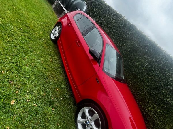 BMW 1-Series Hatchback, Petrol, 2008, Red