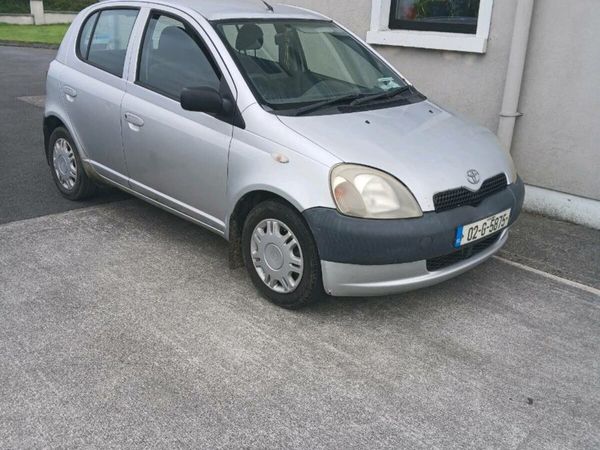 Toyota Yaris Hatchback, Petrol, 2002, Silver