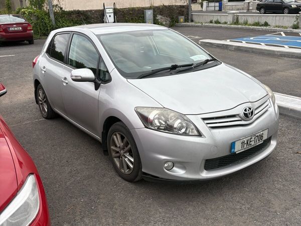 Toyota Auris Hatchback, Petrol, 2011, Silver