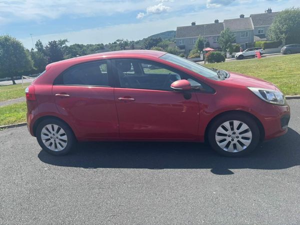 Kia Rio Hatchback, Diesel, 2013, Red