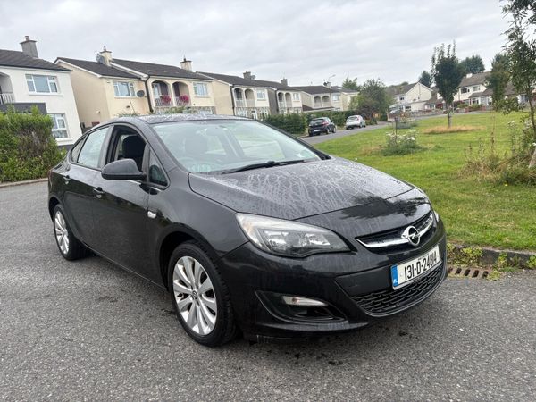 Opel Astra Saloon, Petrol, 2013, Black