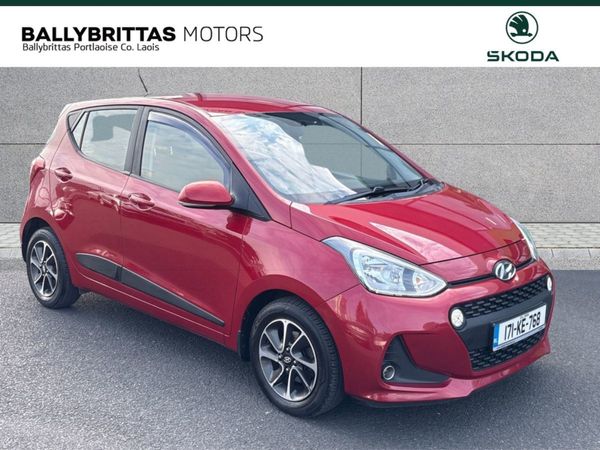 Hyundai i10 Hatchback, Petrol, 2017, Red