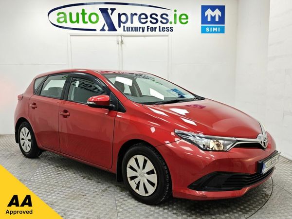 Toyota Auris Hatchback, Diesel, 2016, Red