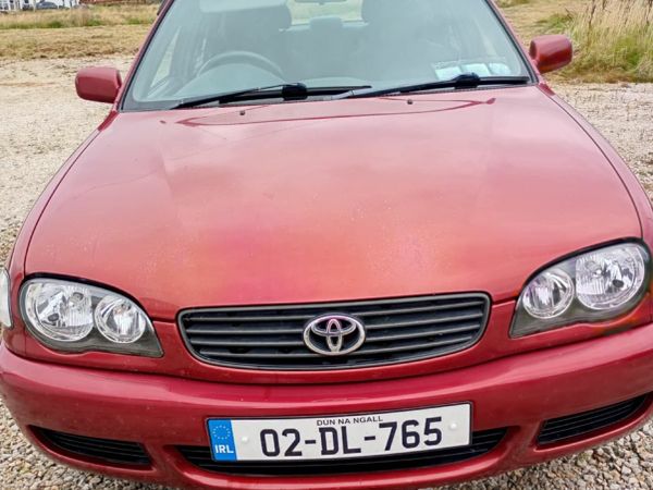 Toyota Corolla Saloon, Petrol, 2002, Red