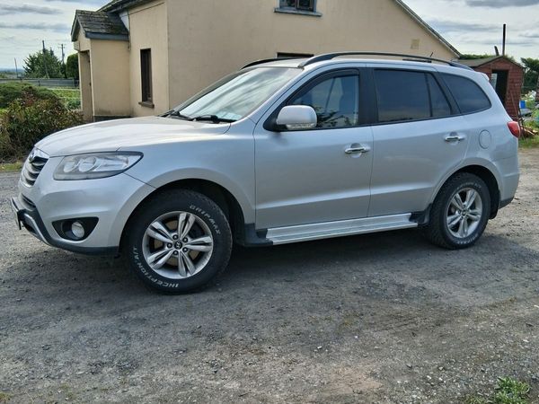 Hyundai Santa Fe SUV, Diesel, 2012, Silver