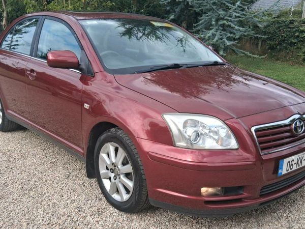 Toyota Avensis Saloon, Petrol, 2006, Red