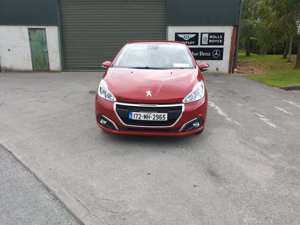 Peugeot 208 Hatchback, Petrol, 2017, Red