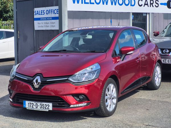 Renault Clio Hatchback, Petrol, 2017, Red