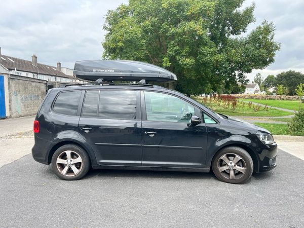 Volkswagen Touran MPV, Petrol, 2012, Black