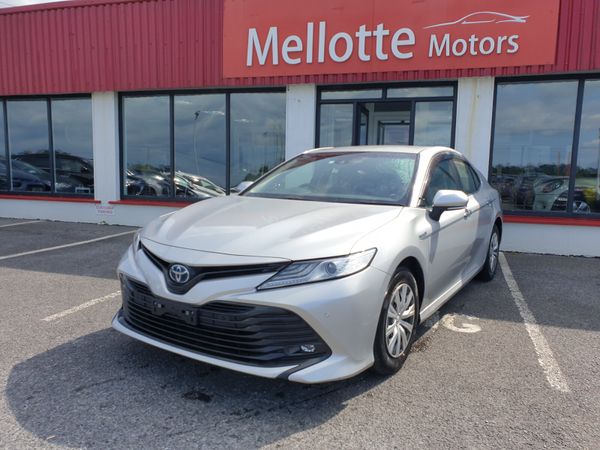 Toyota Camry Saloon, Petrol Hybrid, 2020, Silver