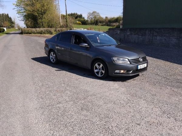 Volkswagen Passat Saloon, Diesel, 2013, Grey