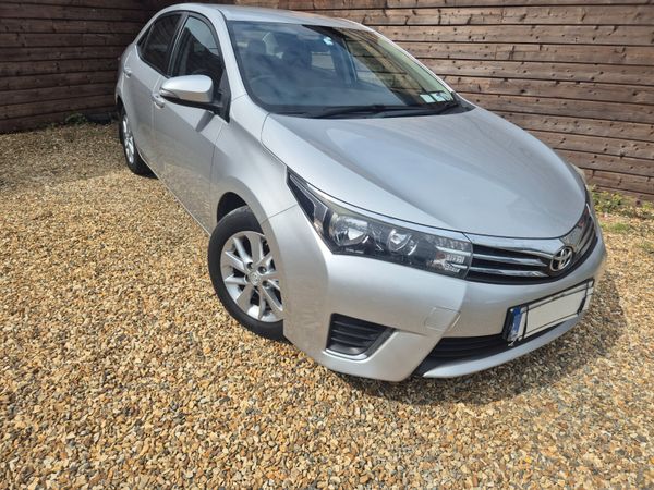 Toyota Corolla Saloon, Diesel, 2015, Silver