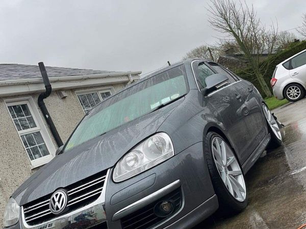 Volkswagen Jetta Saloon, Diesel, 2010, Grey