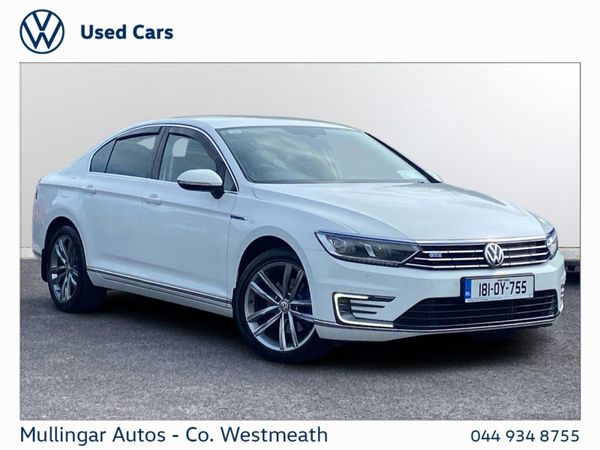 Volkswagen Passat Saloon, Petrol Plug-in Hybrid, 2018, White