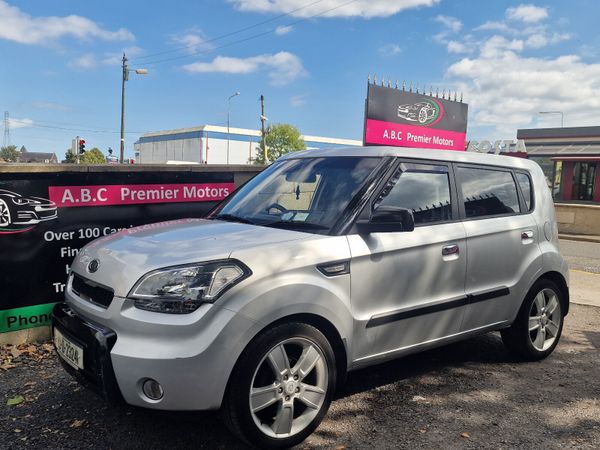Kia Soul Hatchback, Diesel, 2010, Silver