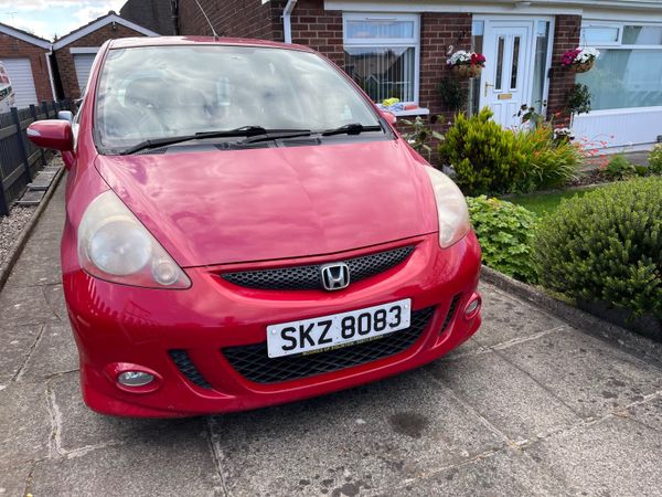 Honda Jazz Hatchback, Petrol, 2007, Red