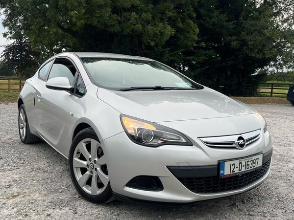 Opel Astra Hatchback, Diesel, 2012, Silver