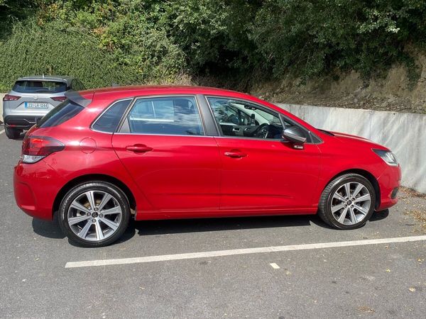 Citroen C4 Hatchback, Petrol, 2017, Red