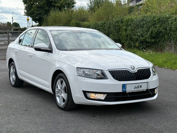 Skoda Octavia Saloon, Diesel, 2017, White