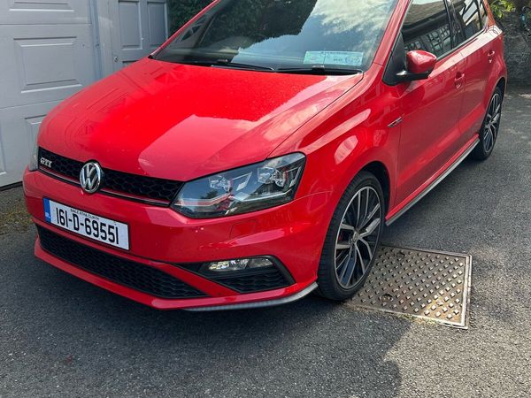 Volkswagen Polo Hatchback, Petrol, 2016, Red
