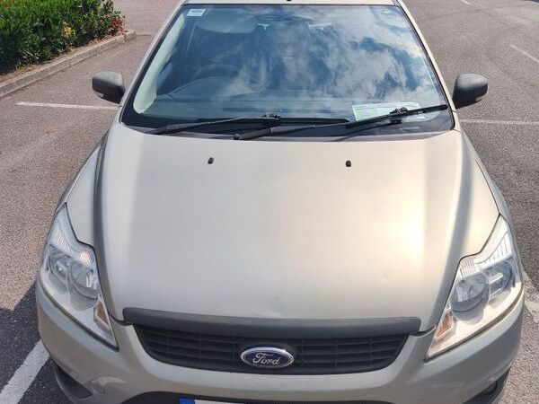 Ford Focus Hatchback, Diesel, 2010, Gold