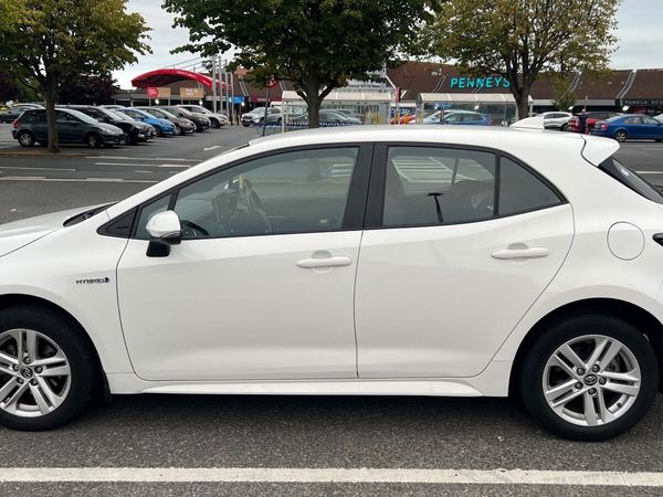 Toyota Corolla Hatchback, Petrol Hybrid, 2019, White