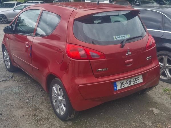 Mitsubishi Colt MPV, Petrol, 2009, Red