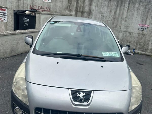 Peugeot 3008 MPV, Diesel, 2011, Silver