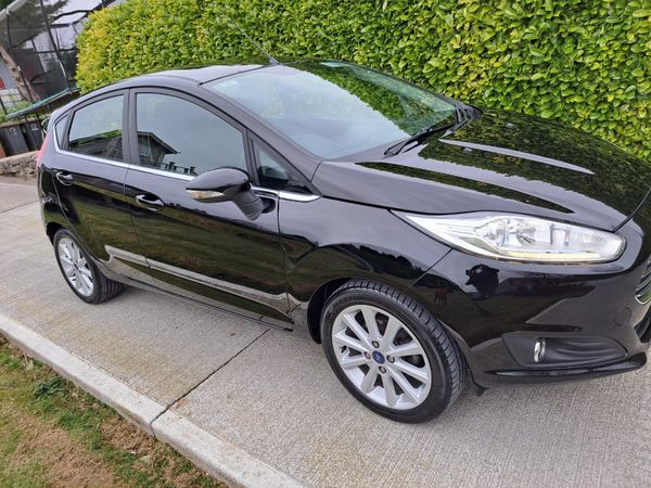 Ford Fiesta Hatchback, Diesel, 2017, Black
