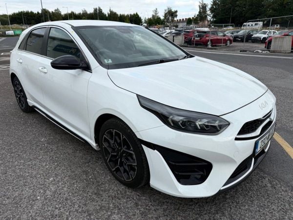 Kia Ceed Hatchback, Petrol, 2023, White