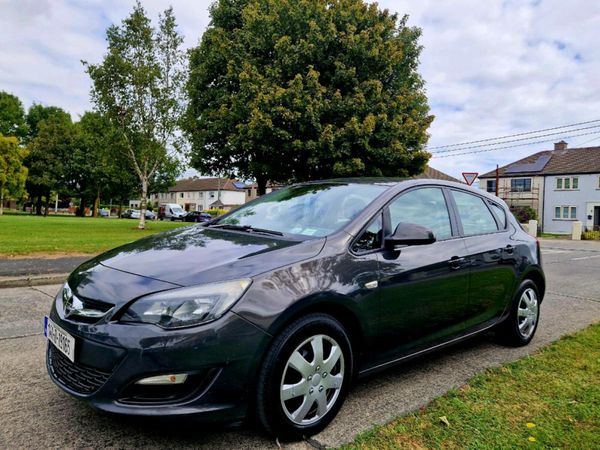 Opel Astra Hatchback, Diesel, 2014, Grey
