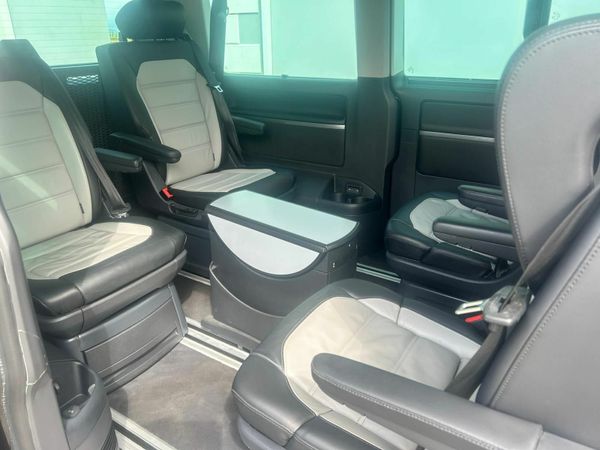 Volkswagen Caravelle Other, Diesel, 2021, Black