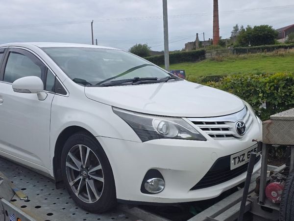Toyota Avensis Saloon, Diesel, 2013, White