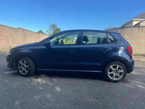 Volkswagen Polo Hatchback, Petrol, 2011, Blue