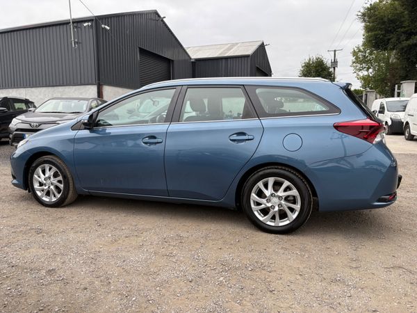 Toyota Auris Estate, Diesel, 2015, Blue