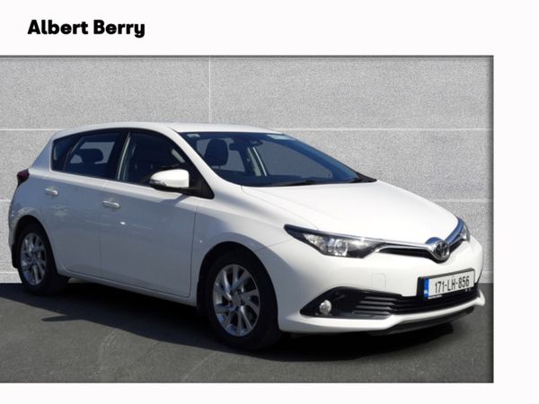 Toyota Auris Hatchback, Diesel, 2017, White