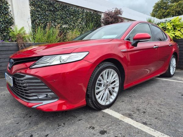 Toyota Camry Saloon, Hybrid, 2017, Red