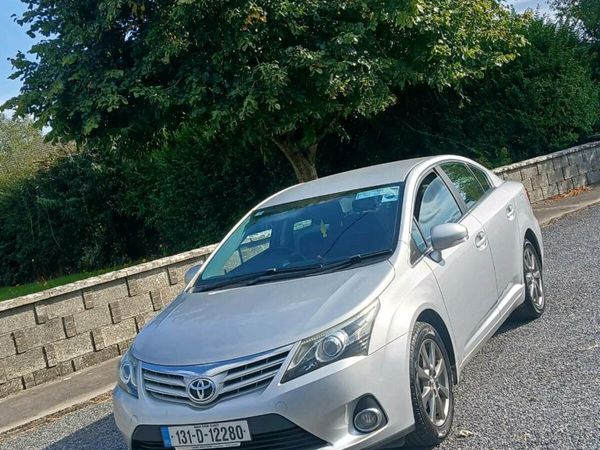Toyota Avensis Saloon, Diesel, 2013, Silver