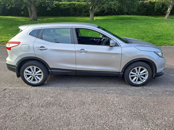 Nissan Qashqai Hatchback, Petrol, 2015, Silver