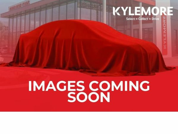 Volkswagen Golf Hatchback, Petrol, 2017, Red