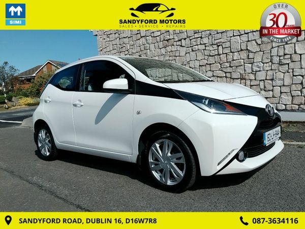 Toyota Aygo Hatchback, Petrol, 2015, White