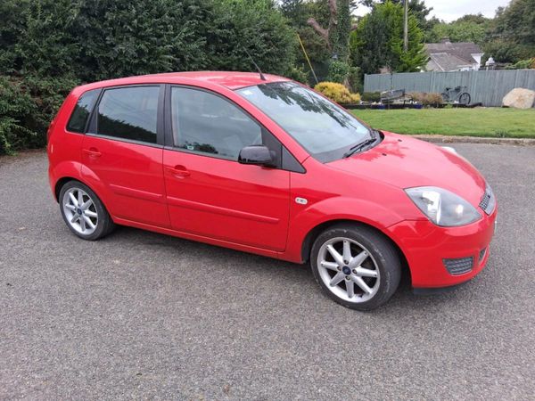 Ford Fiesta Hatchback, Petrol, 2007, Red