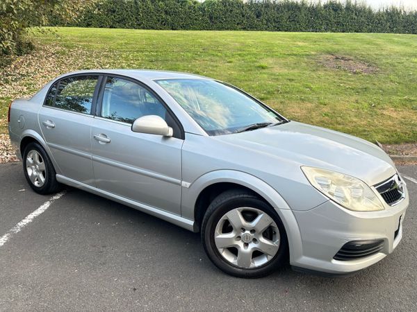 Opel Vectra Saloon, Petrol, 2008, Silver