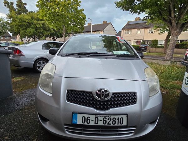 Toyota Yaris Hatchback, Petrol, 2006, Silver