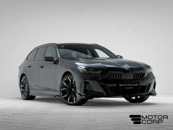 BMW 5-Series Estate, Hybrid, 2025, Grey