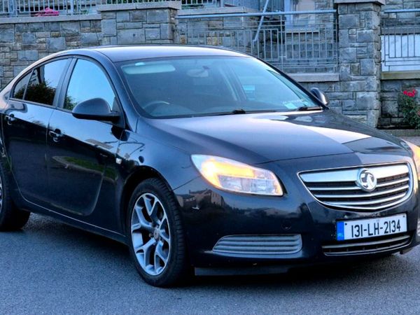 Vauxhall Insignia Hatchback, Diesel, 2013, Black