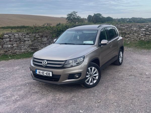 Volkswagen Tiguan SUV, Diesel, 2014, Gold